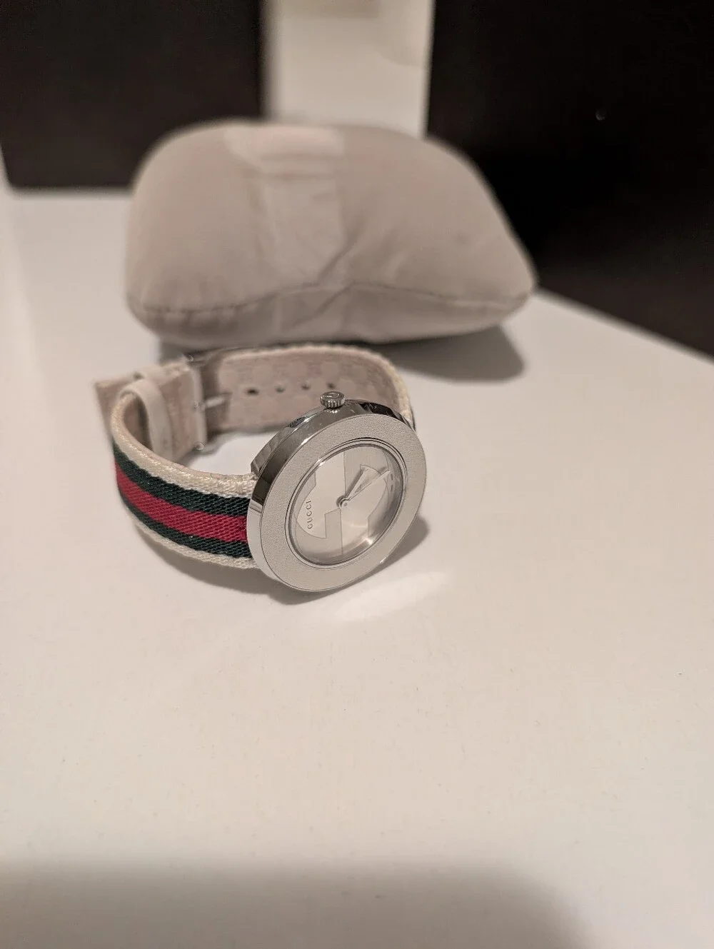 Gucci U-Play YA129411 Women's Swiss-made Luxury Watch (Needs Battery)